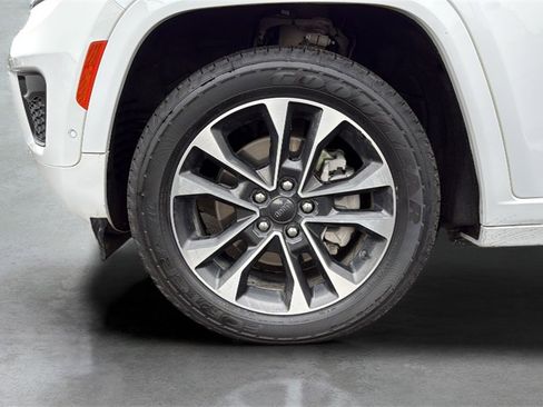 Used 2022 Jeep Grand Cherokee Overland w/ Advanced Protech Group III image 42