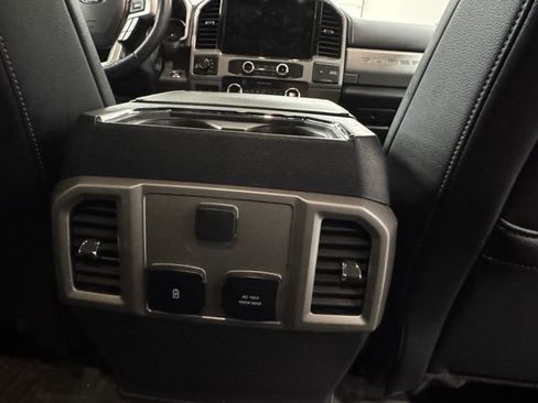 Used 2022 Ford F250 Lariat w/ Black Appearance Package image 46