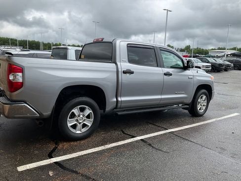 Used 2017 Toyota Tundra SR5 w/ SR5 Upgrade Package AWD/4WD image 5