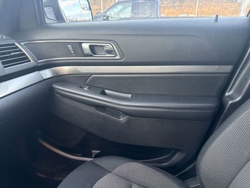 Used 2019 Ford Explorer XLT AWD/4WD image 21