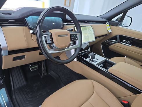 New 2026 Land Rover Range Rover SE image 16
