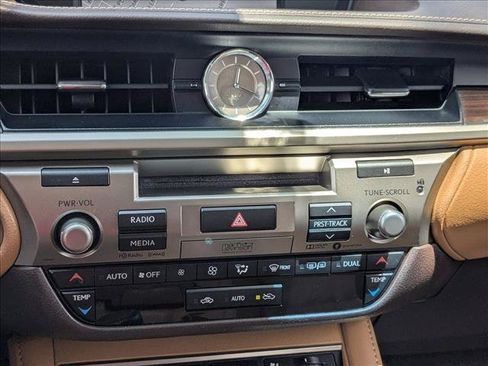 Used 2018 Lexus ES 350 w/ Luxury Package w/Wood Trim FWD image 13