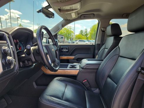 Used 2018 Chevrolet Silverado 1500 LTZ w/ Sport Package AWD/4WD image 18