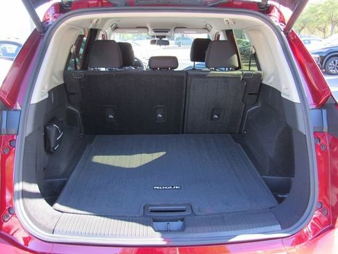 Used 2024 Nissan Rogue SV image 5