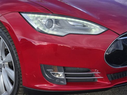Used 2015 Tesla Model S P90D image 8