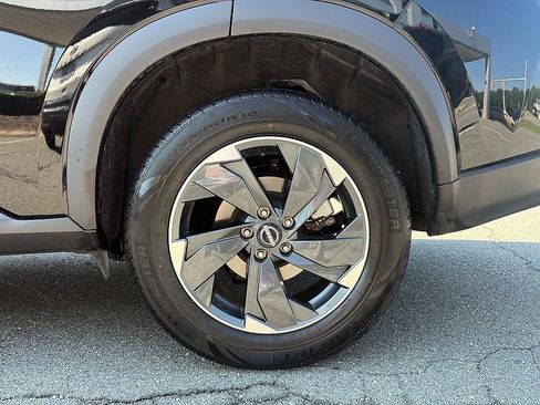 Certified 2025 Nissan Rogue SV AWD/4WD image 10