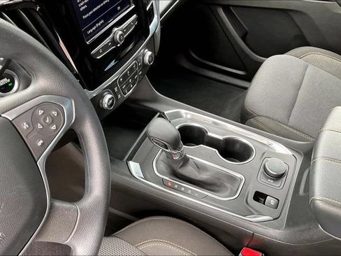 Used 2021 Chevrolet Traverse LS FWD image 12