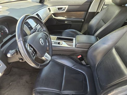 Used 2013 Jaguar XF RWD image 8