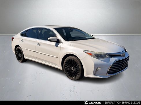 Used 2016 Toyota Avalon Limited image 2