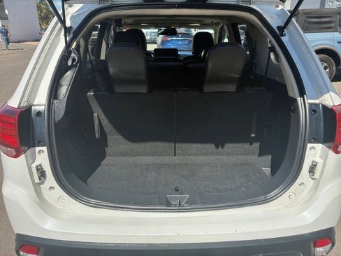 Used 2017 Mitsubishi Outlander GT image 26