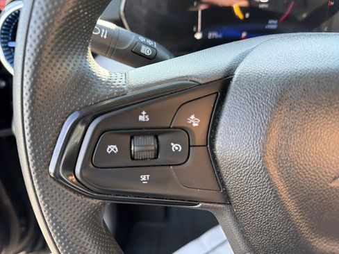Used 2024 Chevrolet Trax LT FWD image 19