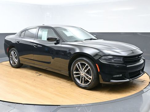 Used 2019 Dodge Charger SXT AWD/4WD image 3