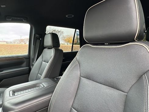 Used 2023 Chevrolet Tahoe Premier AWD/4WD image 13