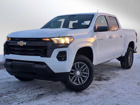 New 2024 Chevrolet Colorado LT w/ LT Convenience Package II image 3
