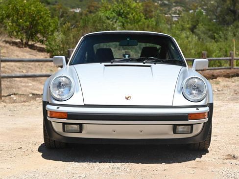 Used 1987 Porsche 911 Carrera RWD image 2