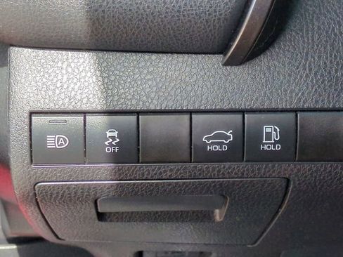 Used 2020 Toyota Camry SE image 14