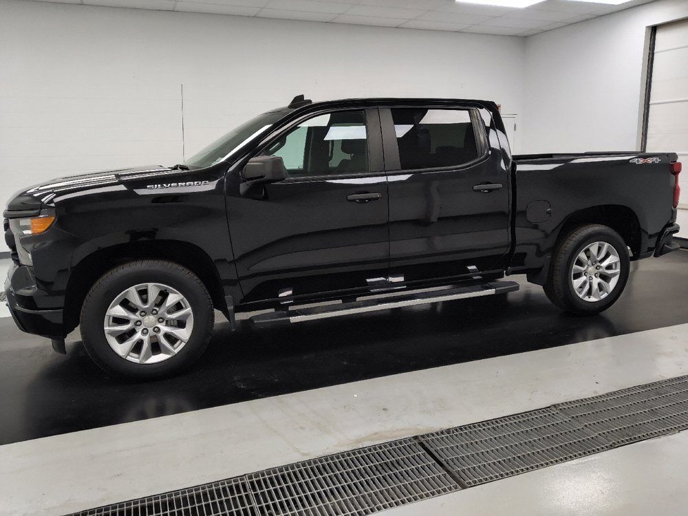 Used 2022 Chevrolet Silverado 1500 Custom AWD/4WD image 2