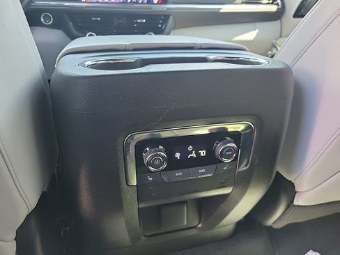 Used 2025 Chevrolet Suburban Premier w/ Sun And Tow Package RWD image 19