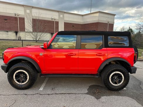 Certified 2023 Ford Bronco Outer Banks w/ Sasquatch Package image 3