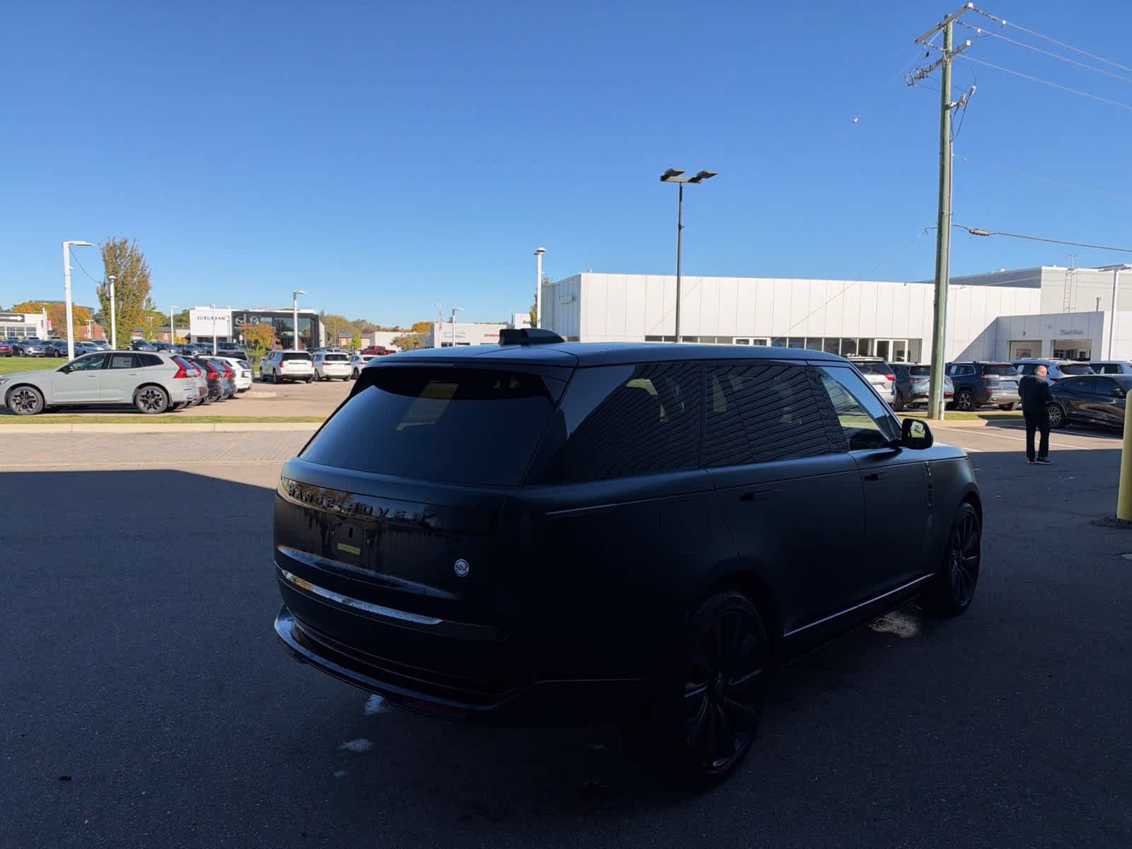 Used 2023 Land Rover Range Rover SV AWD/4WD image 5