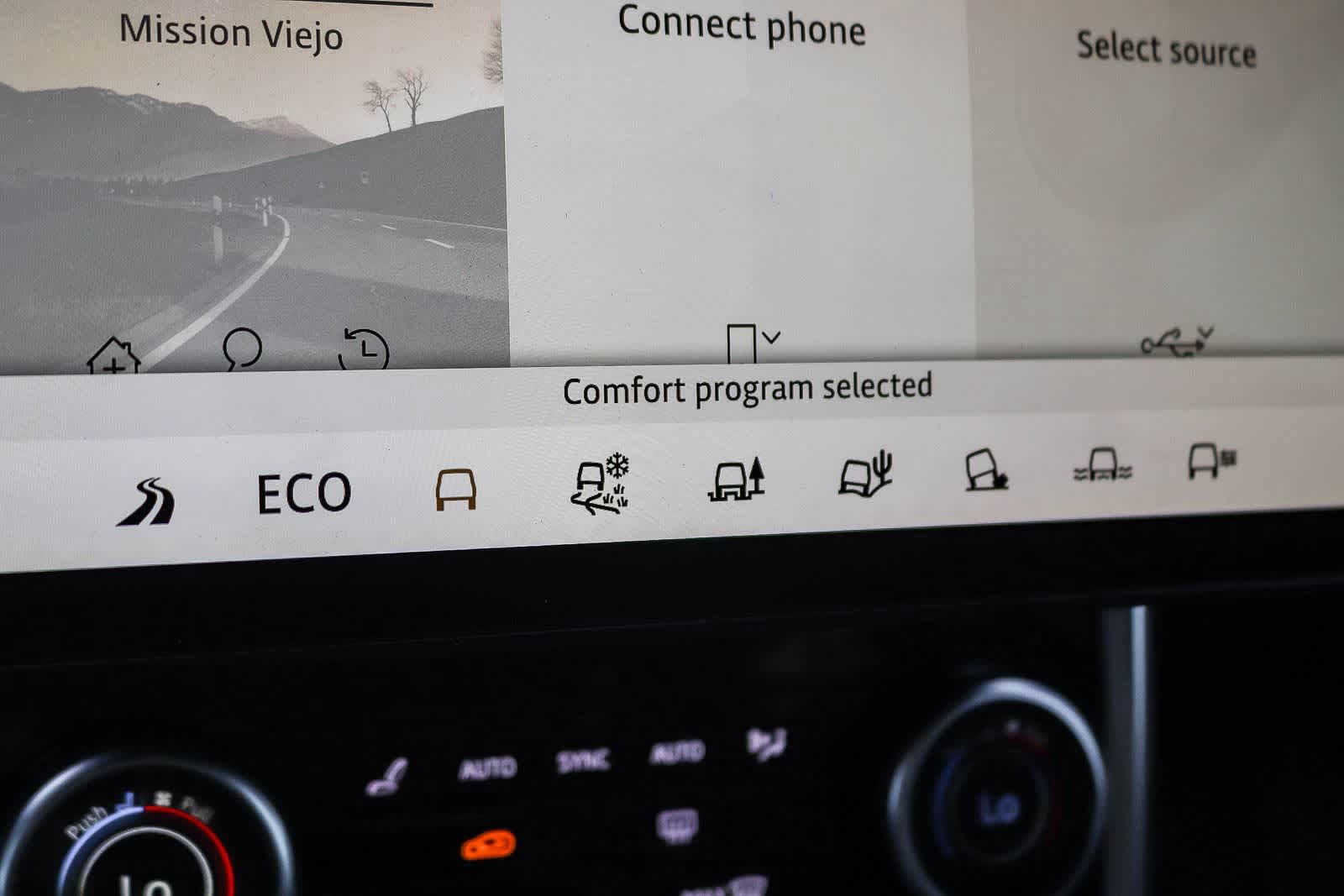 Used 2022 Land Rover Range Rover Long Wheelbase First Edition AWD/4WD image 22