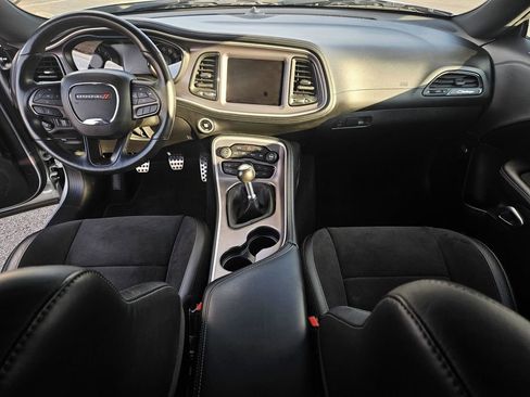 Used 2022 Dodge Challenger R/T w/ Plus Package image 28