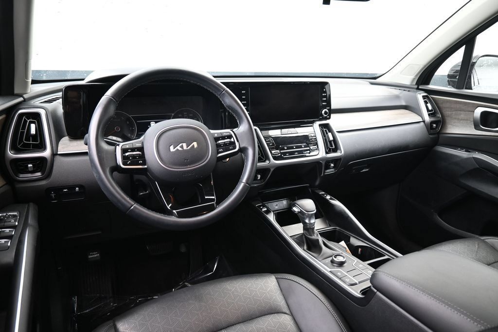 Certified 2023 Kia Sorento S AWD/4WD image 11