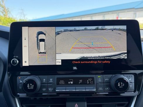 Used 2024 Toyota Grand Highlander AWD Hybrid image 25