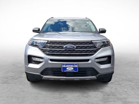 Used 2023 Ford Explorer XLT w/ Equipment Group 202A AWD/4WD image 2