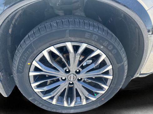 Certified 2024 Nissan Rogue Platinum FWD image 44