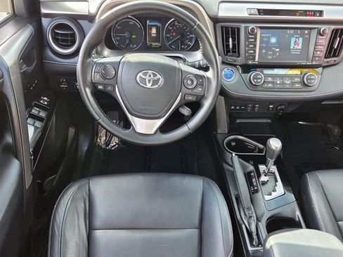 Used 2018 Toyota RAV4 Limited w/ Advanced Technology Package image 12
