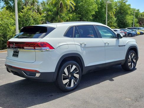 Used 2024 Volkswagen Atlas Cross Sport SE image 3