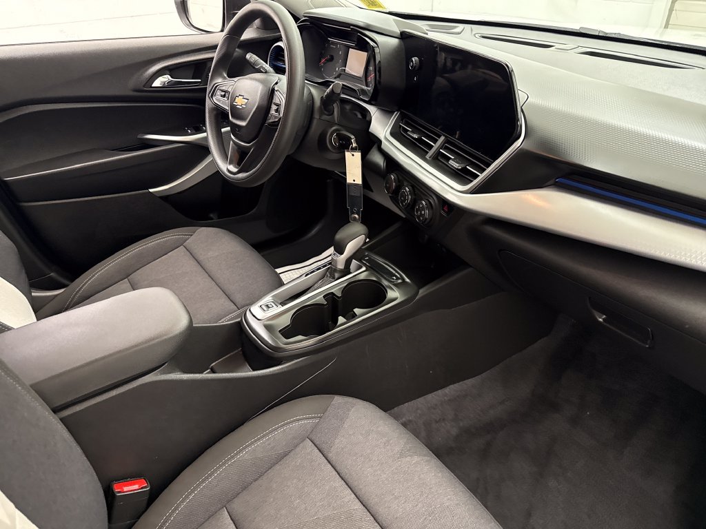 Used 2024 Chevrolet Trax LS FWD image 27
