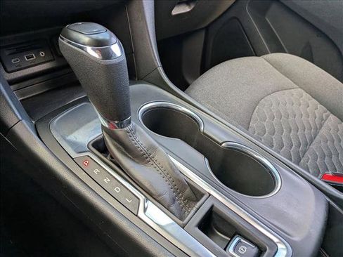 Used 2021 Chevrolet Equinox LT image 11