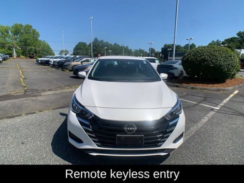 Used 2024 Nissan Versa SV w/ Trunk Package FWD image 9