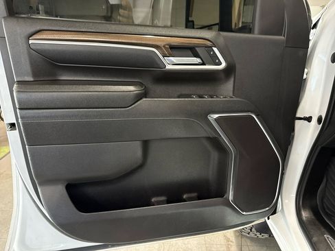 Used 2024 Chevrolet Silverado 2500 LT AWD/4WD image 30