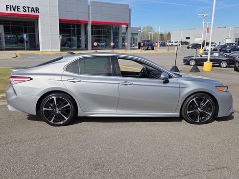 Used 2020 Toyota Camry XSE image 13