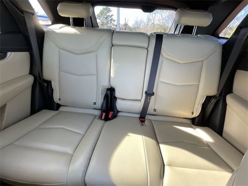 Used 2019 Cadillac XT5 FWD image 17