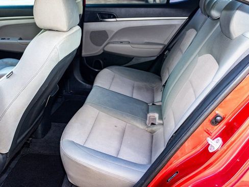 Used 2017 Hyundai Elantra SE image 22