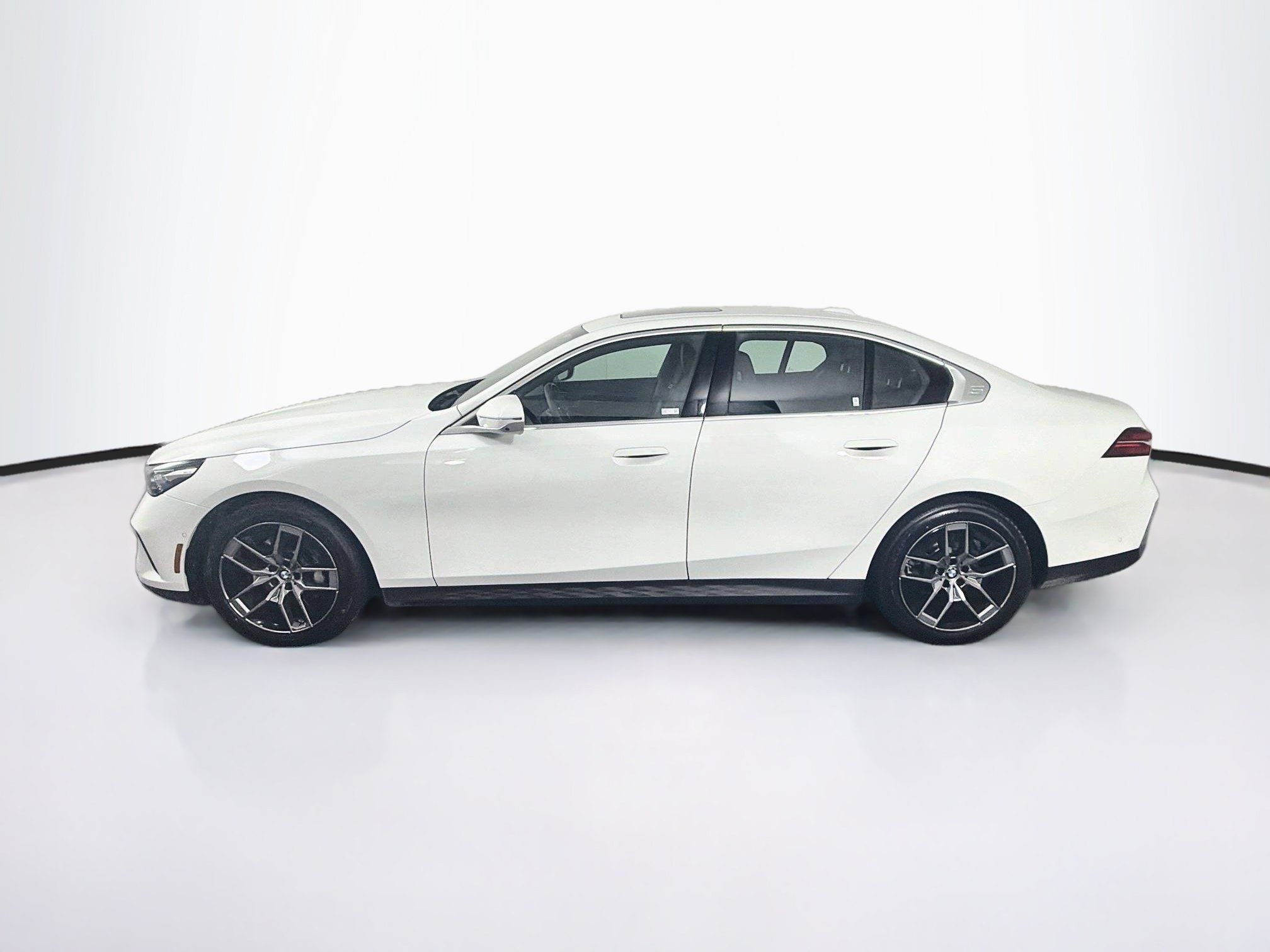 Used 2026 BMW 530i w/ Premium Package RWD image 4