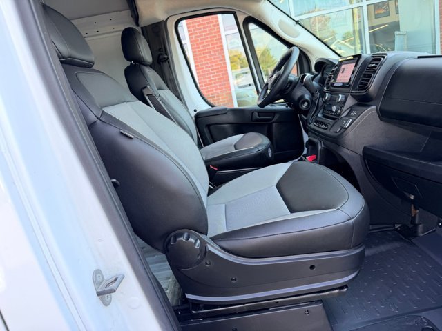 Used 2026 RAM ProMaster 2500 w/ Convenience Group FWD image 9