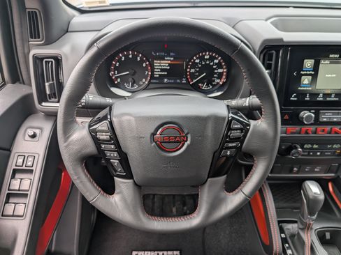 Used 2025 Nissan Frontier PRO-4X w/ Interior Protection Package AWD/4WD image 23
