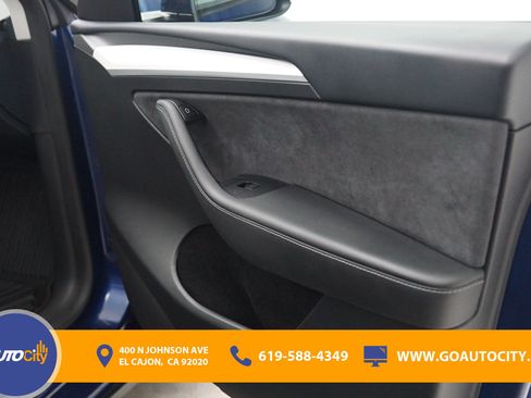 Used 2023 Tesla Model Y 2WD image 17
