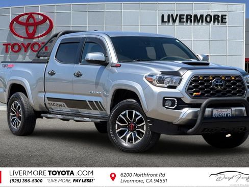 Used 2022 Toyota Tacoma TRD Sport w/ Technology Package AWD/4WD image 1