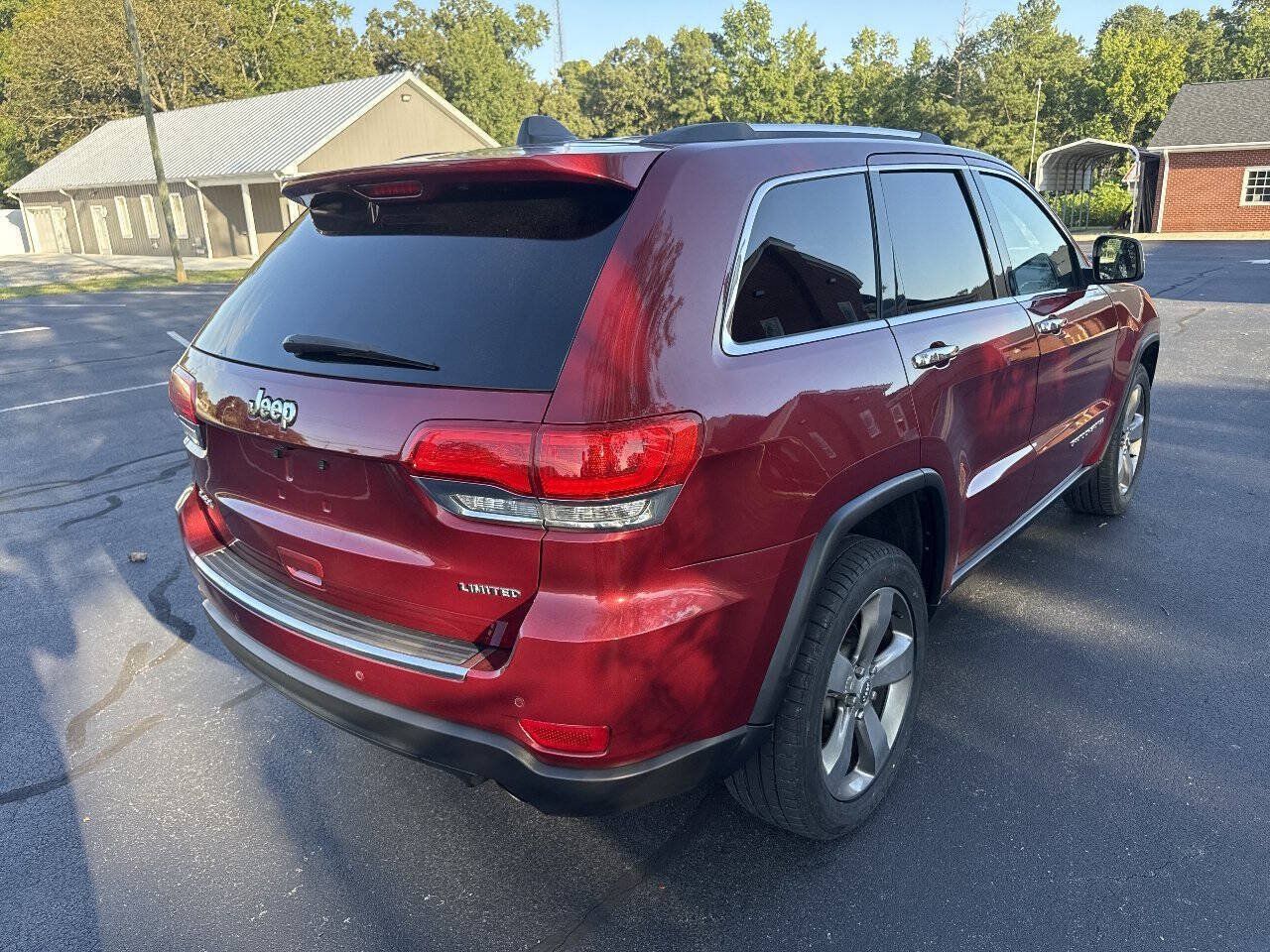 Used 2015 Jeep Grand Cherokee Limited w/ Luxury Group II AWD/4WD image 5