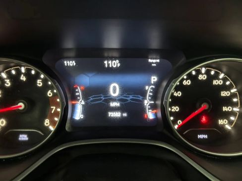 Used 2018 Jeep Compass Latitude w/ Popular Equipment Group FWD image 11