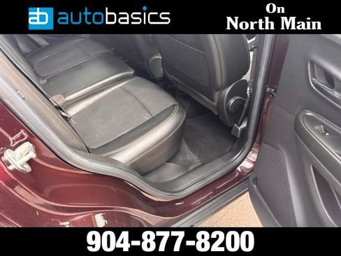 Used 2021 Chevrolet Trax LT FWD image 12