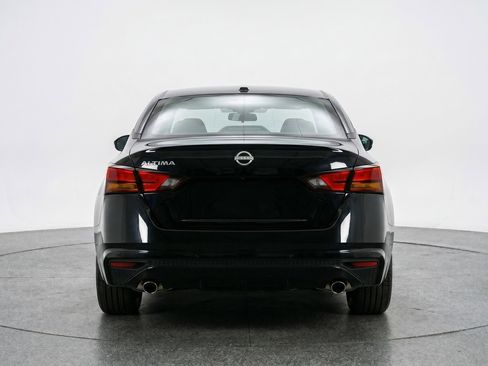 Used 2025 Nissan Altima 2.5 SV image 7