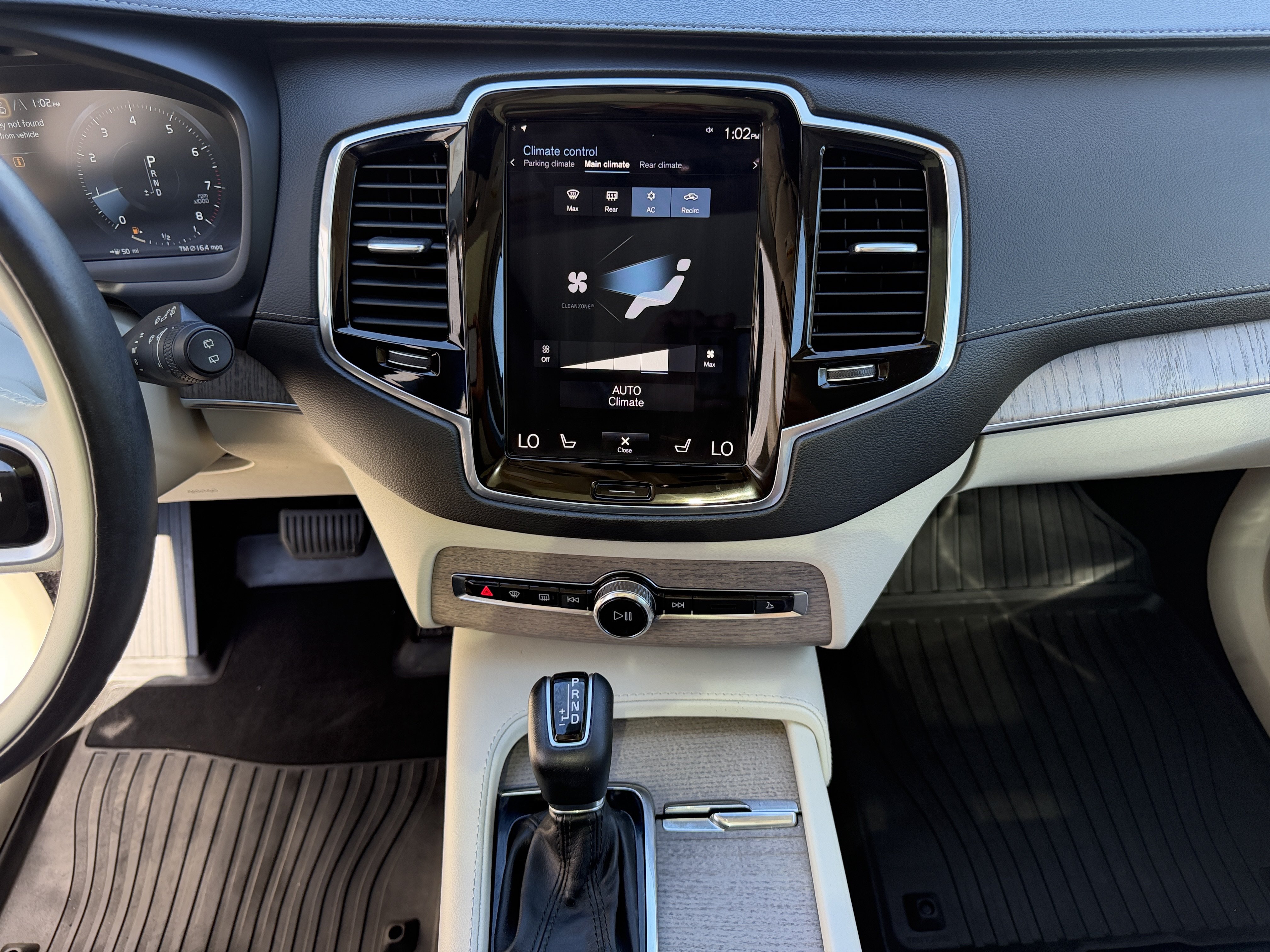 Used 2022 Volvo XC90 T6 Inscription w/ Lounge Package AWD/4WD image 25