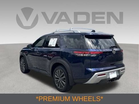 Used 2022 Nissan Pathfinder SL w/ SL Premium Package FWD image 8